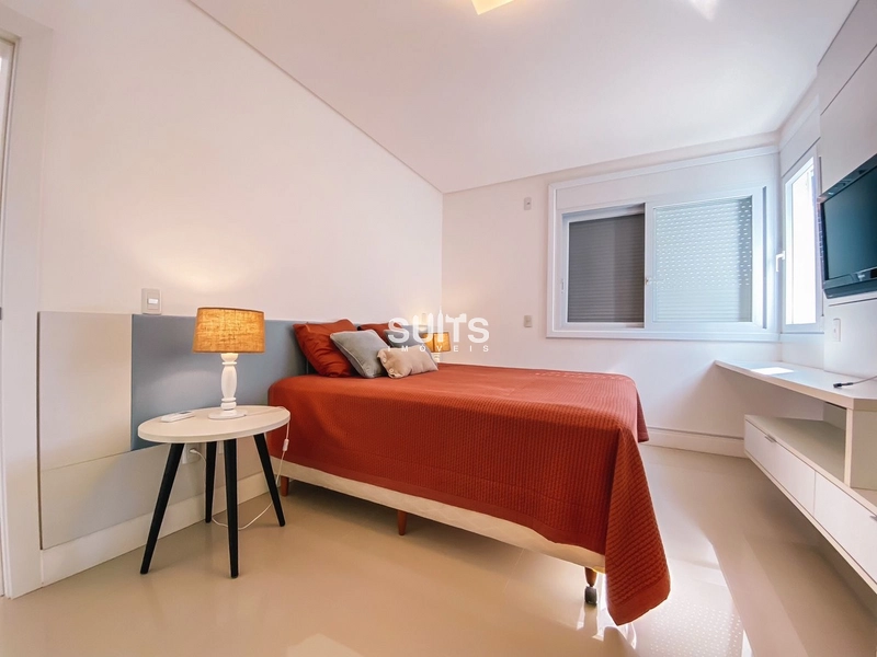 Belíssimo sobrado beira lago à venda no condomínio Enseada: 45ª foto da galeria de imagens do imóvel