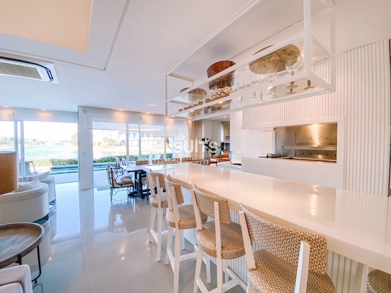 Belíssimo sobrado beira lago à venda no condomínio Enseada: 30ª foto da galeria de imagens do imóvel