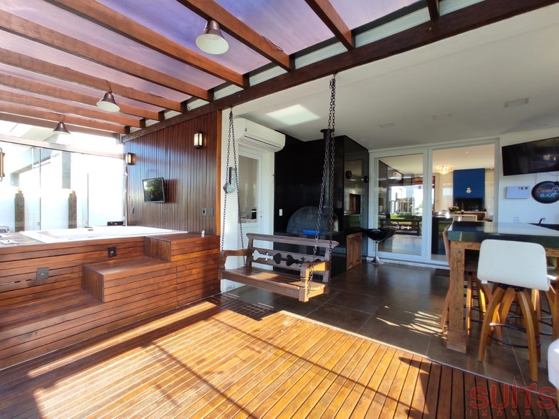 Linda casa beira lago com piscina no Condomínio Riviera: 21ª foto da galeria de imagens do imóvel