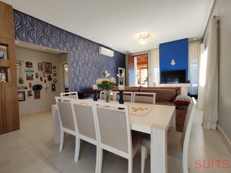 Linda casa beira lago com piscina no Condomínio Riviera: 8ª foto da galeria de imagens do imóvel