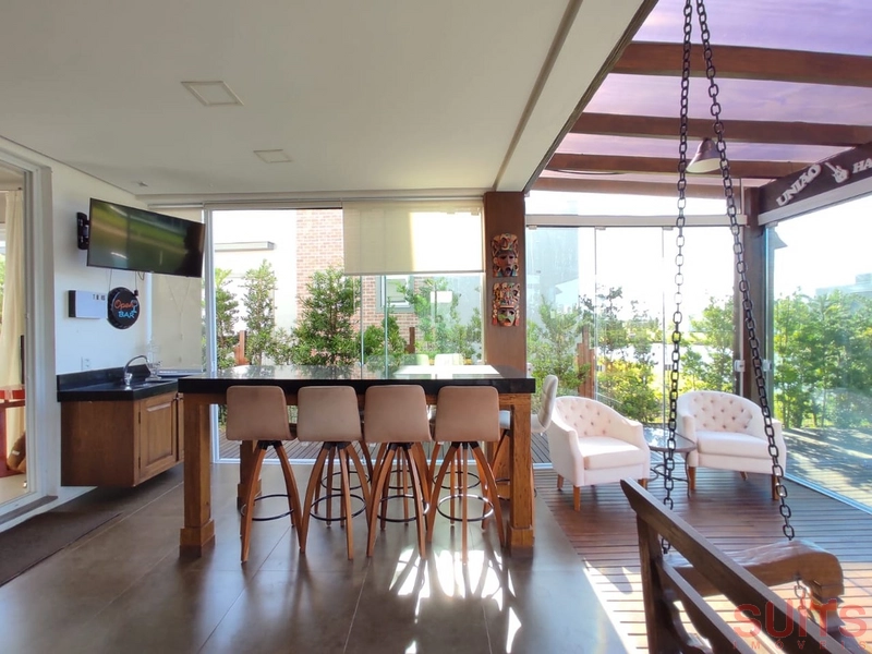 Linda casa beira lago com piscina no Condomínio Riviera: 19ª foto da galeria de imagens do imóvel