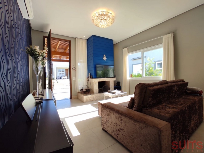 Linda casa beira lago com piscina no Condomínio Riviera: 5ª foto da galeria de imagens do imóvel