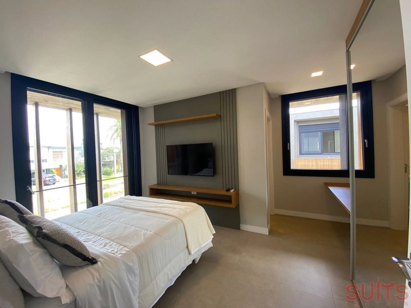 Magnífico sobrado beira lago no condomínio Enseada: 25ª foto da galeria de imagens do imóvel