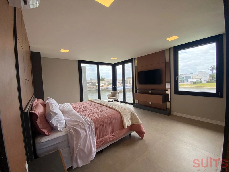 Magnífico sobrado beira lago no condomínio Enseada: 36ª foto da galeria de imagens do imóvel