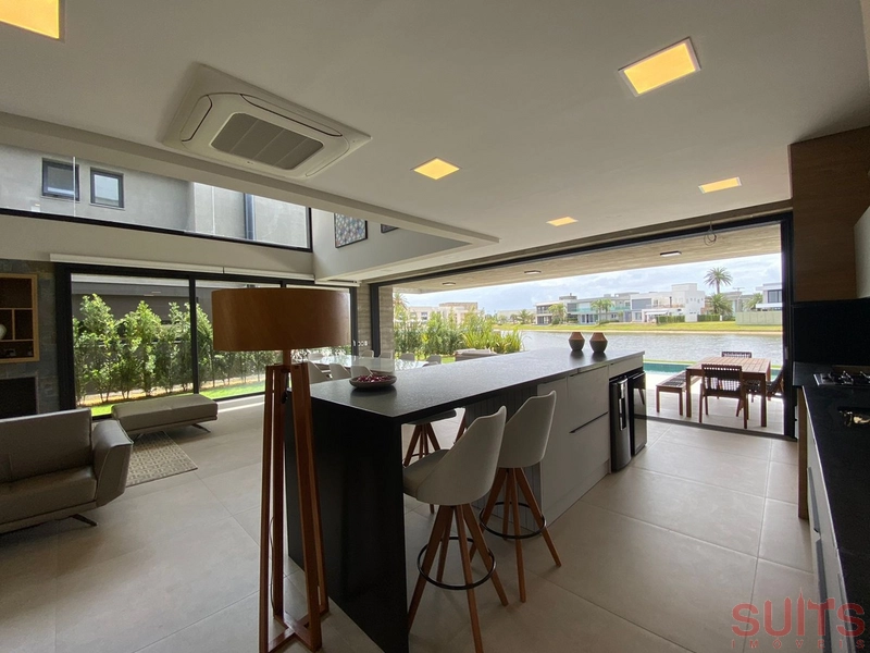 Magnífico sobrado beira lago no condomínio Enseada: 4ª foto da galeria de imagens do imóvel