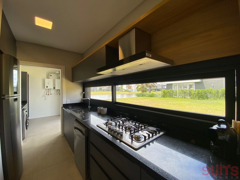 Magnífico sobrado beira lago no condomínio Enseada: 14ª foto da galeria de imagens do imóvel