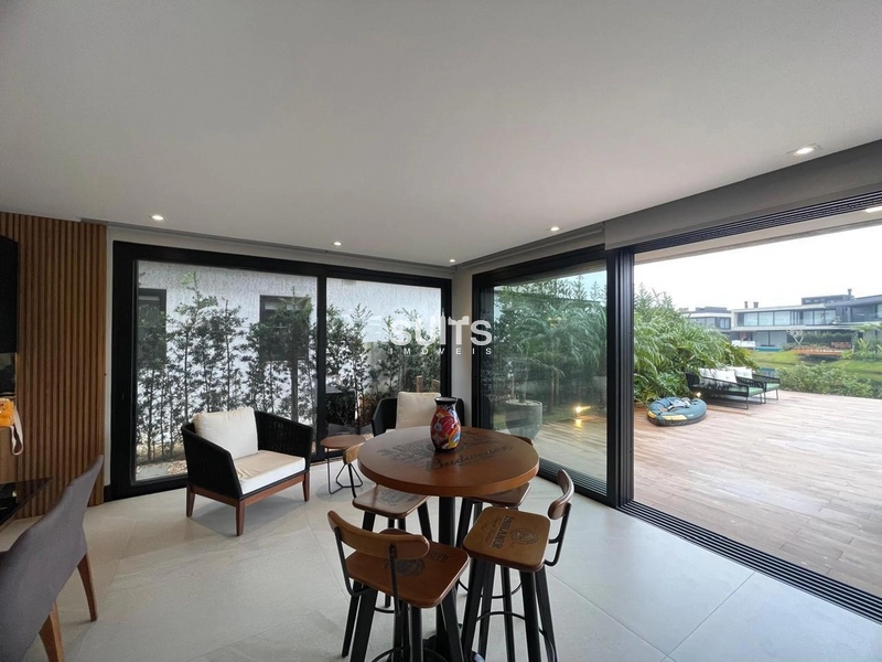 Lindíssimo sobrado beira lago à venda no condomínio Sense: 9ª foto da galeria de imagens do imóvel