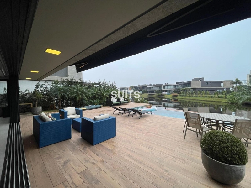 Lindíssimo sobrado beira lago à venda no condomínio Sense: 26ª foto da galeria de imagens do imóvel