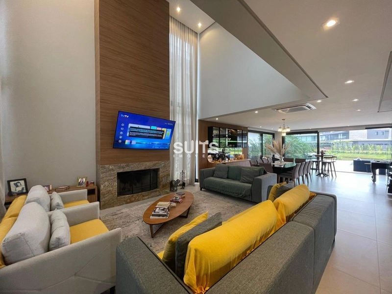 Lindíssimo sobrado beira lago à venda no condomínio Sense: 3ª foto da galeria de imagens do imóvel