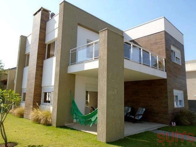 Sobrado em excelente localização próximo ao mar na praia de Atlântida