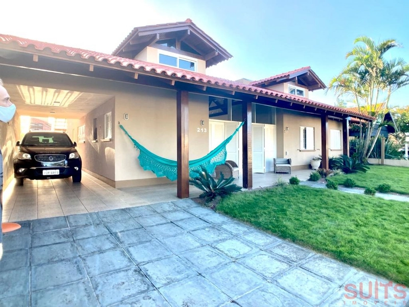 Casa no centro de Atlântida: 3ª foto da galeria de imagens do imóvel