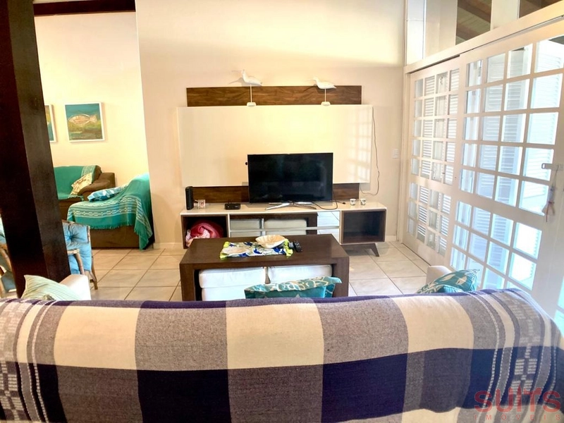 Casa no centro de Atlântida: 7ª foto da galeria de imagens do imóvel