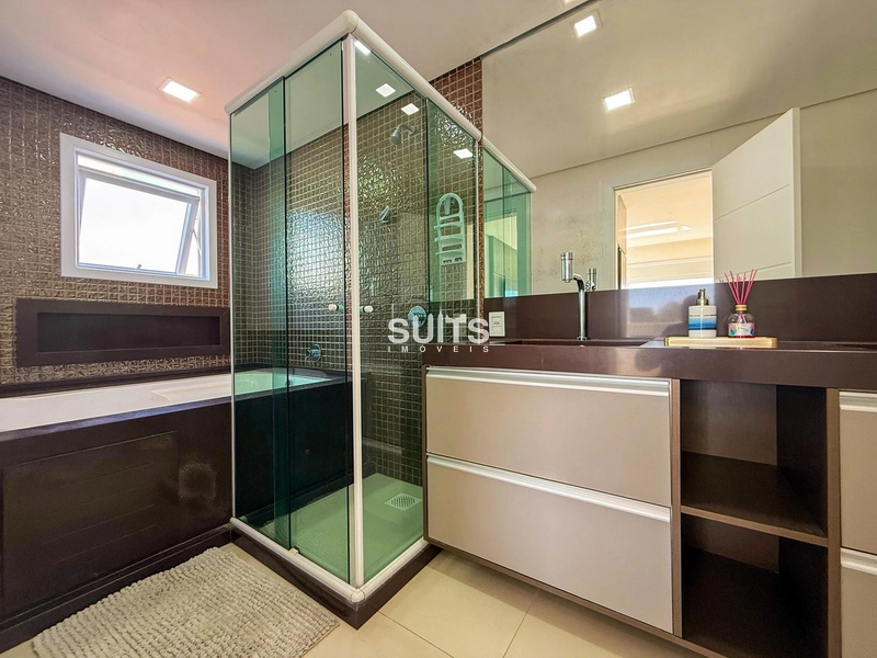 Magnífico sobrado beira lago no condomínio Villaggio: 32ª foto da galeria de imagens do imóvel