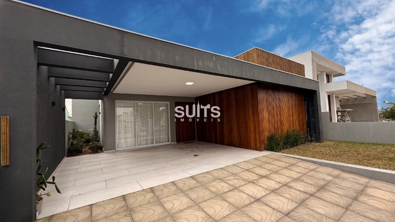 Casa de alto padrão à venda em Xangri-Lá