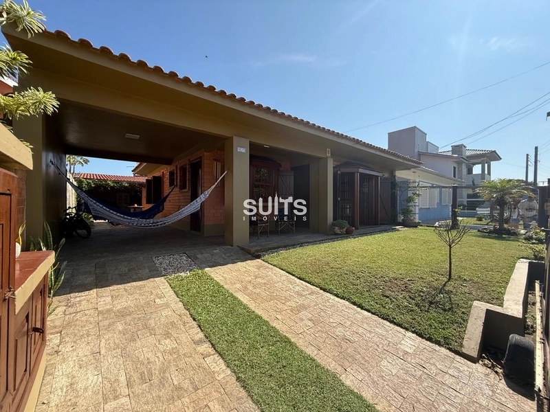 Excelente casa bem localizada na praia de Noiva do Mar