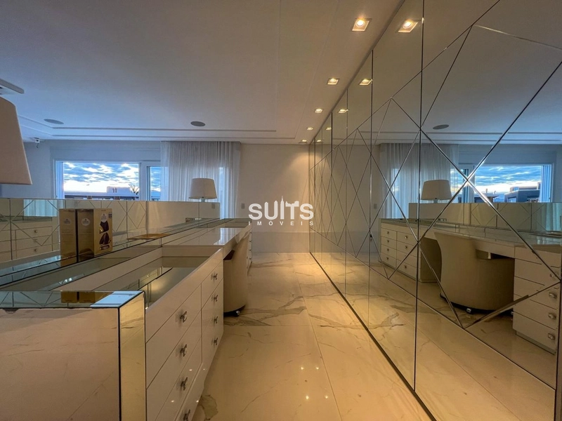 Incrível mansão beira lago no condomínio Enseada: 67ª foto da galeria de imagens do imóvel