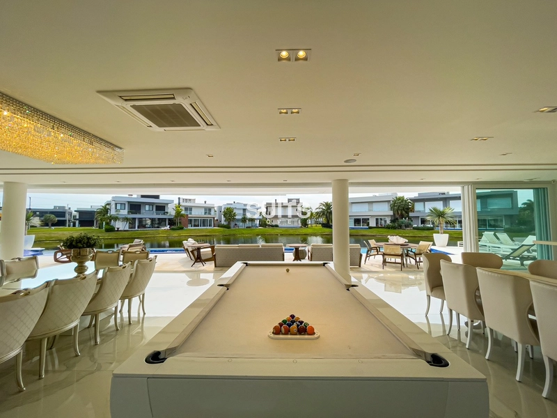 Incrível mansão beira lago no condomínio Enseada: 12ª foto da galeria de imagens do imóvel