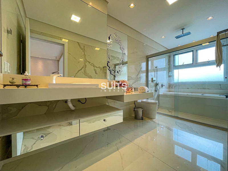 Incrível mansão beira lago no condomínio Enseada: 23ª foto da galeria de imagens do imóvel