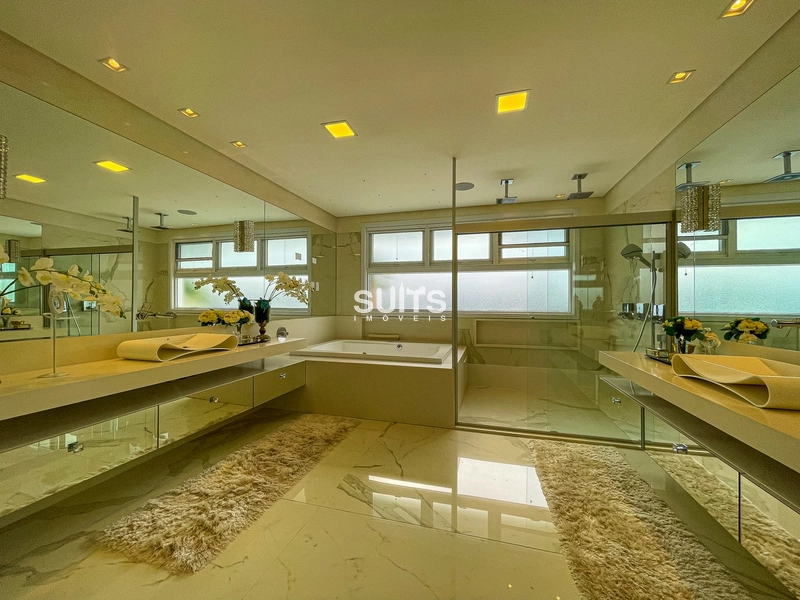 Incrível mansão beira lago no condomínio Enseada: 27ª foto da galeria de imagens do imóvel