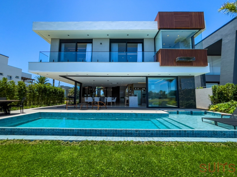 Mansão belíssima nas margens do lago no condomínio Enseada: 36ª foto da galeria de imagens do imóvel