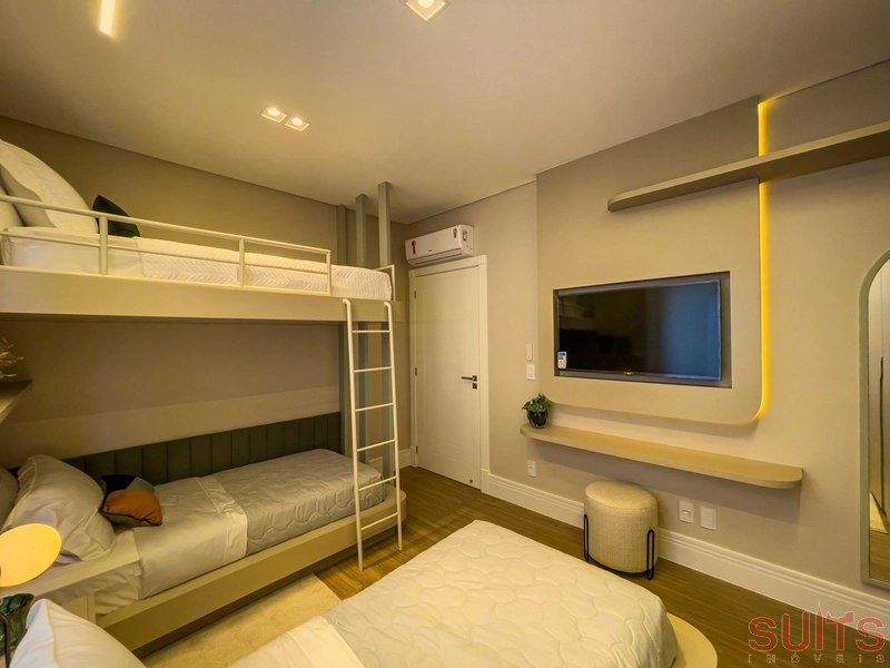 Mansão belíssima nas margens do lago no condomínio Enseada: 63ª foto da galeria de imagens do imóvel