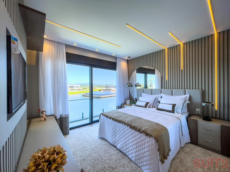 Mansão belíssima nas margens do lago no condomínio Enseada: 66ª foto da galeria de imagens do imóvel