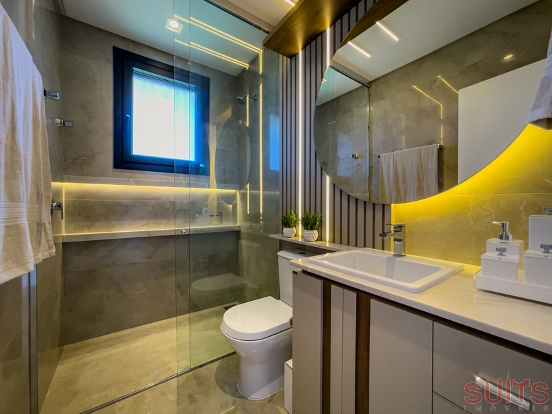 Mansão belíssima nas margens do lago no condomínio Enseada: 71ª foto da galeria de imagens do imóvel