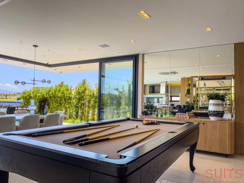 Mansão belíssima nas margens do lago no condomínio Enseada: 17ª foto da galeria de imagens do imóvel