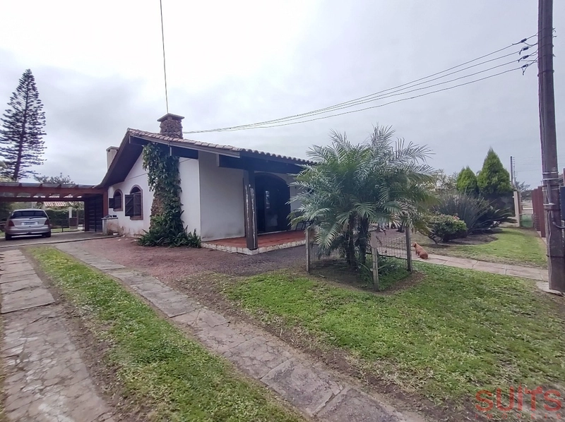 Ótima casa à venda na praia de Atlântida