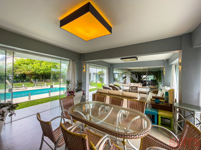 Magnifica mansão à beira mar na praia de Atlântida: 15ª foto da galeria de imagens do imóvel