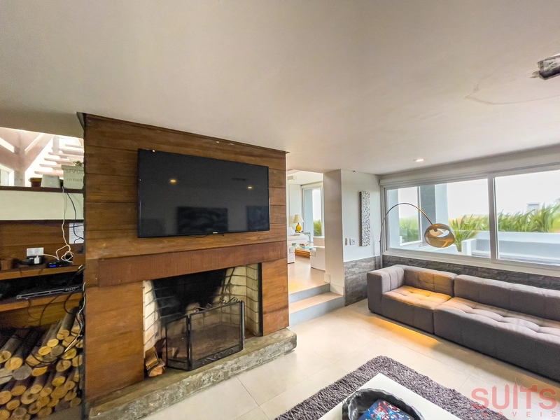 Magnifica mansão à beira mar na praia de Atlântida: 24ª foto da galeria de imagens do imóvel