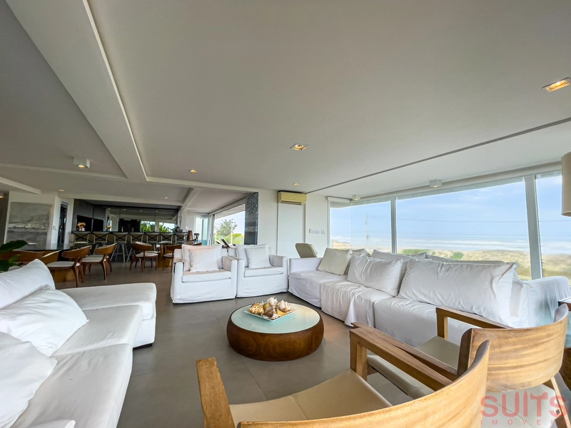 Magnifica mansão à beira mar na praia de Atlântida: 41ª foto da galeria de imagens do imóvel