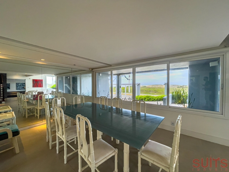 Magnifica mansão à beira mar na praia de Atlântida: 26ª foto da galeria de imagens do imóvel