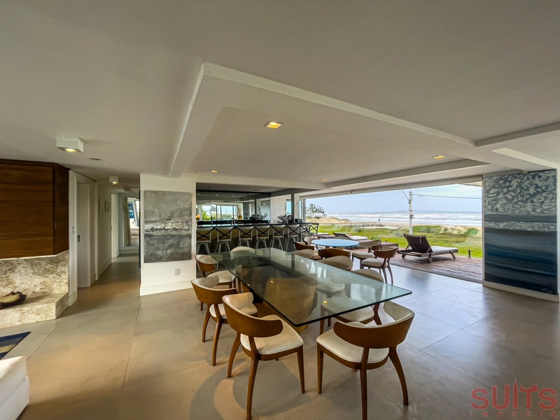 Magnifica mansão à beira mar na praia de Atlântida: 34ª foto da galeria de imagens do imóvel