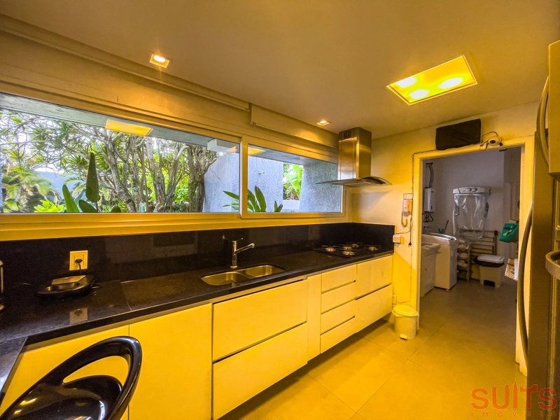 Magnifica mansão à beira mar na praia de Atlântida: 30ª foto da galeria de imagens do imóvel