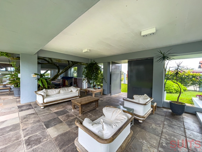 Magnifica mansão à beira mar na praia de Atlântida: 5ª foto da galeria de imagens do imóvel