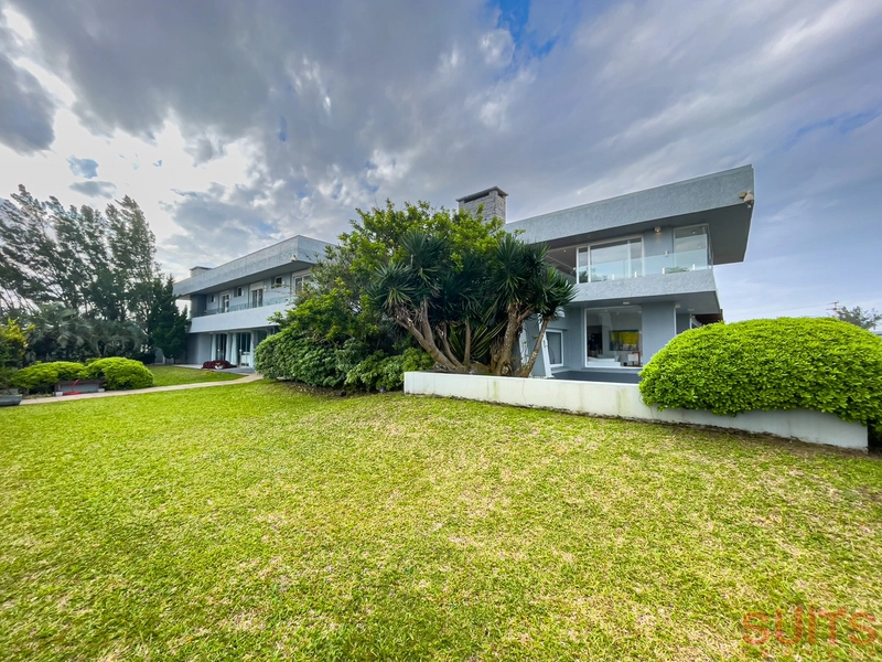 Magnifica mansão à beira mar na praia de Atlântida: 1ª foto da galeria de imagens do imóvel