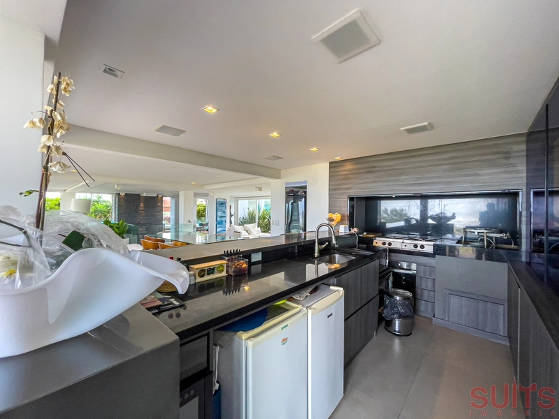 Magnifica mansão à beira mar na praia de Atlântida: 71ª foto da galeria de imagens do imóvel