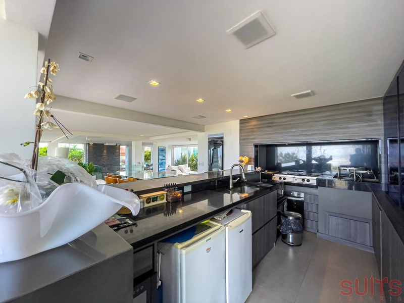 Magnifica mansão à beira mar na praia de Atlântida: 49ª foto da galeria de imagens do imóvel