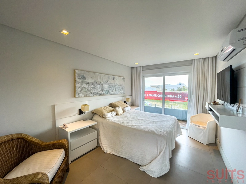 Magnifica mansão à beira mar na praia de Atlântida: 64ª foto da galeria de imagens do imóvel