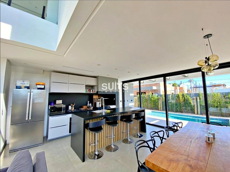 Belo sobrado de esquina no condomínio Blue em Xangri-Lá: 10ª foto da galeria de imagens do imóvel