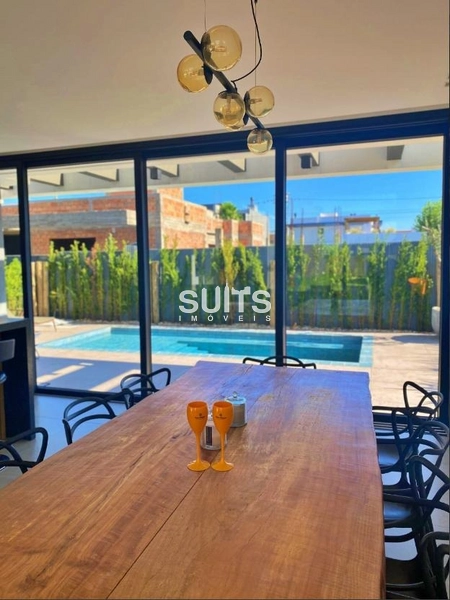 Belo sobrado de esquina no condomínio Blue em Xangri-Lá: 12ª foto da galeria de imagens do imóvel