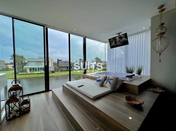 Incrível sobrado beira lago no condomínio Enseada: 27ª foto da galeria de imagens do imóvel