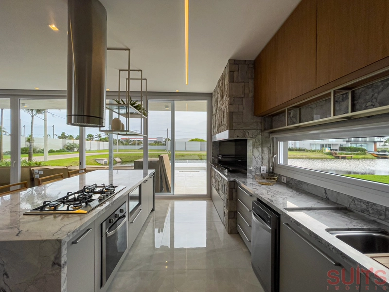 Magnífica mansão beira lago no condomínio Sense: 26ª foto da galeria de imagens do imóvel