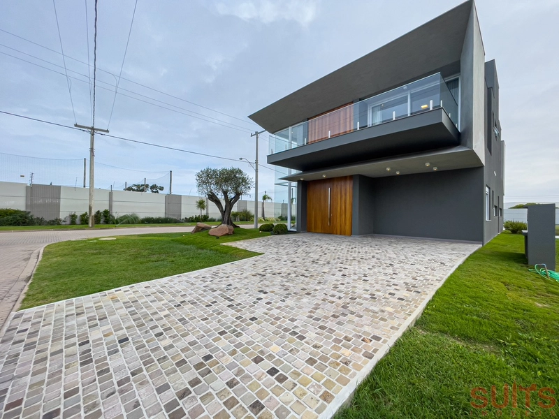 Magnífica mansão beira lago no condomínio Sense: 3ª foto da galeria de imagens do imóvel