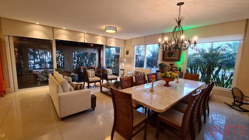 Lindíssima mansão próxima ao clube non condomínio Malibu: 5ª foto da galeria de imagens do imóvel