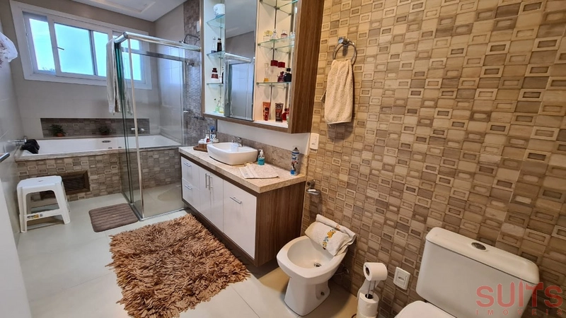 Lindíssima mansão próxima ao clube non condomínio Malibu: 14ª foto da galeria de imagens do imóvel