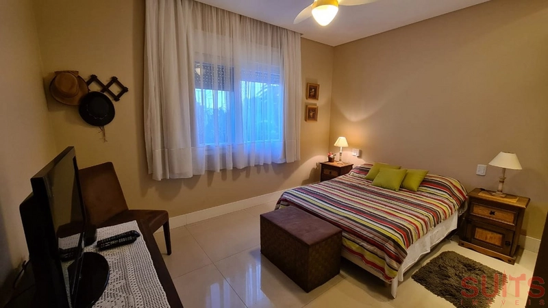 Lindíssima mansão próxima ao clube non condomínio Malibu: 24ª foto da galeria de imagens do imóvel