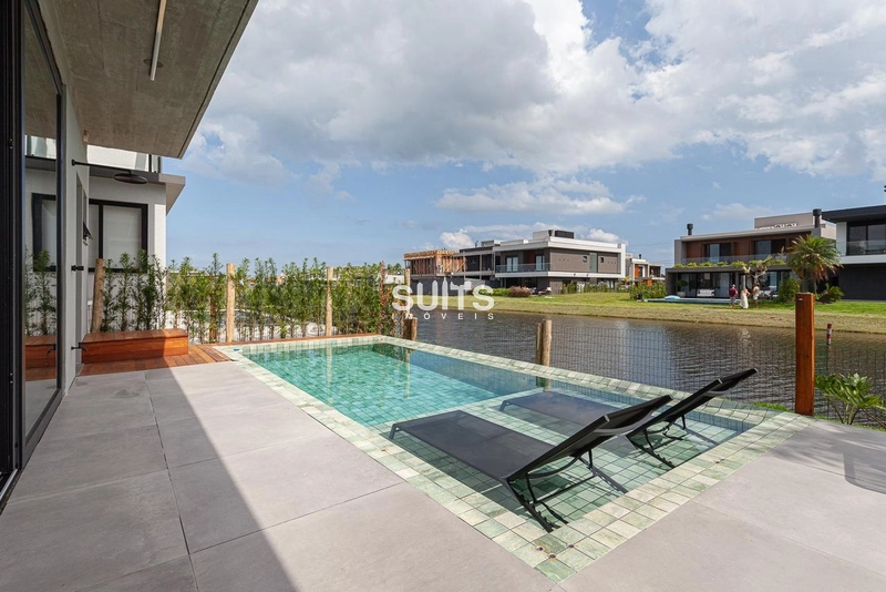 Excelente sobrado beira lago no condomínio Sunset: 3ª foto da galeria de imagens do imóvel