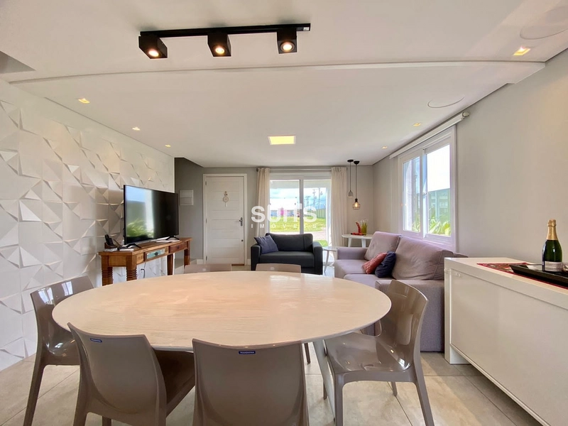 Excelente casa à venda no condomínio Páteo Marbella